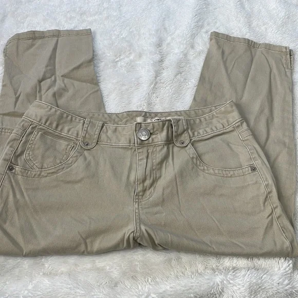 DKNY Jeans khaki colored capris - Picture 2 of 4
